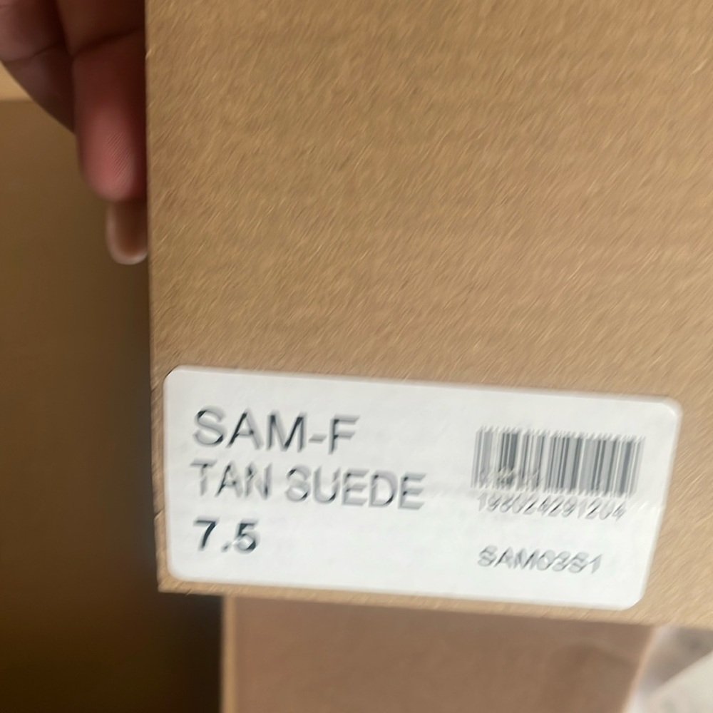 Steve Madden Sam tan suede clog .